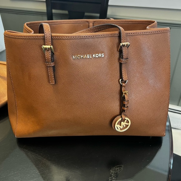 MK Large Jet Set Tote w/ Dust Bag - Picture 1 of 11